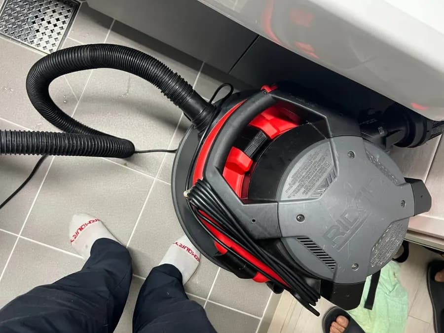 변기막힘 — 오수관 문제와는 탈거로 구분합니다